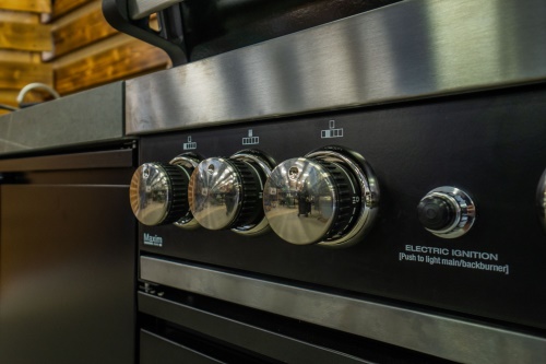Venkovní kuchyně GrandHall WF serie s grilem Maxim G5 a s dřezem a vinotékou, 274cm